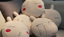 网红吃瓜抱枕玩偶,趣味横生的潮流新宠